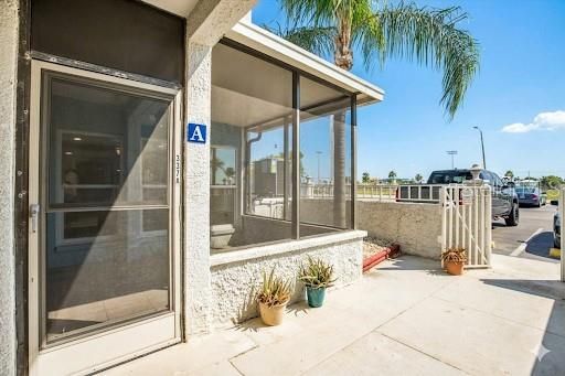 For Sale: $439,000 (2 beds, 2 baths, 1090 Square Feet)
