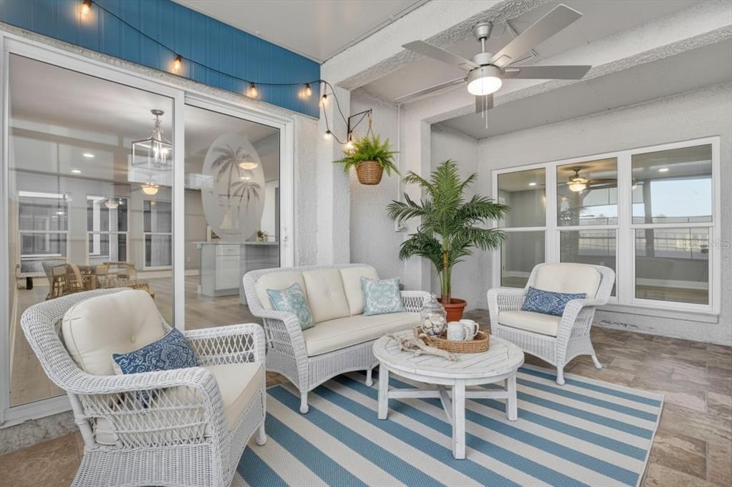 For Sale: $439,000 (2 beds, 2 baths, 1090 Square Feet)