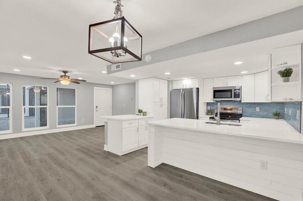 For Sale: $439,000 (2 beds, 2 baths, 1090 Square Feet)