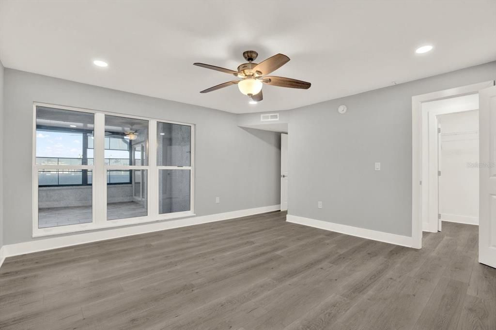 For Sale: $439,000 (2 beds, 2 baths, 1090 Square Feet)