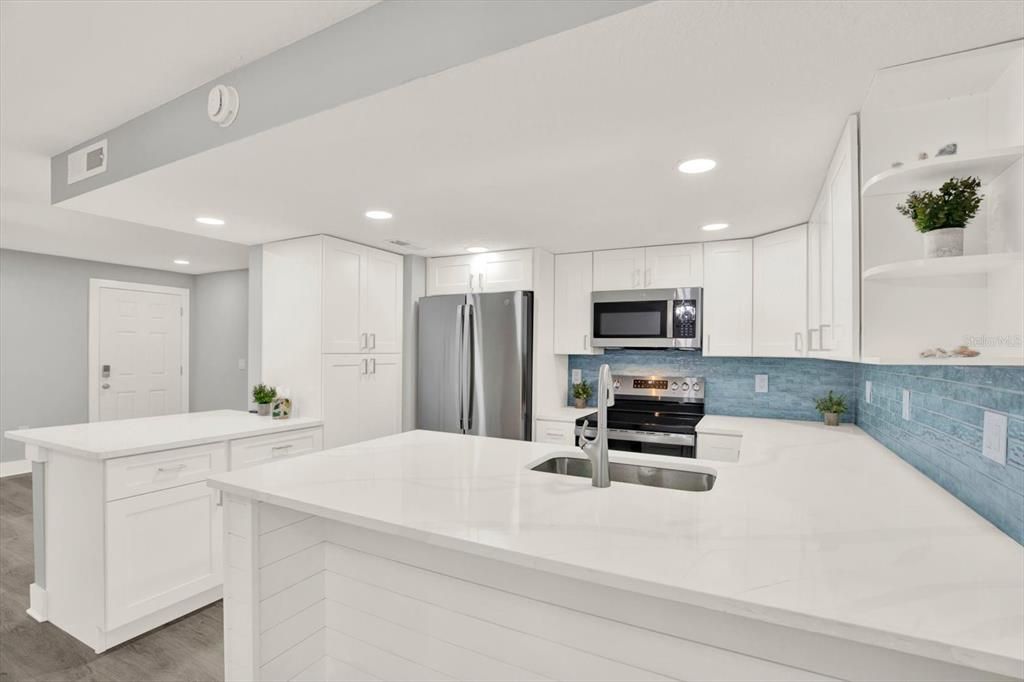For Sale: $439,000 (2 beds, 2 baths, 1090 Square Feet)