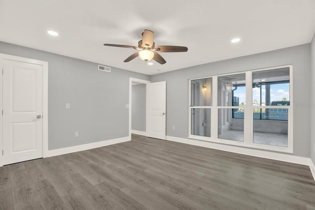 For Sale: $439,000 (2 beds, 2 baths, 1090 Square Feet)