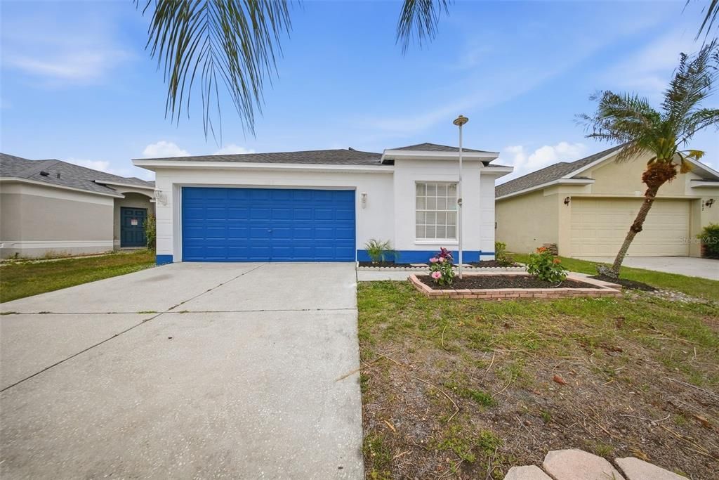 Active With Contract: $315,000 (3 beds, 2 baths, 1463 Square Feet)