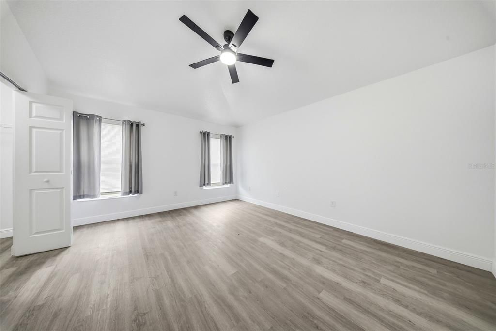 Active With Contract: $315,000 (3 beds, 2 baths, 1463 Square Feet)
