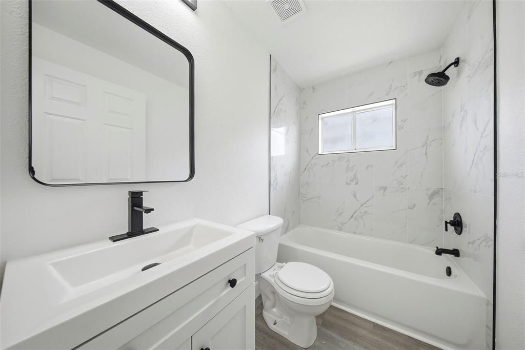 Active With Contract: $315,000 (3 beds, 2 baths, 1463 Square Feet)