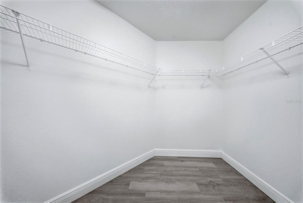 Active With Contract: $315,000 (3 beds, 2 baths, 1463 Square Feet)