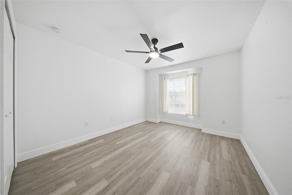 Active With Contract: $315,000 (3 beds, 2 baths, 1463 Square Feet)
