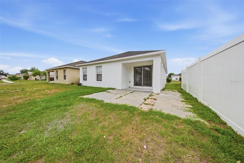 Active With Contract: $315,000 (3 beds, 2 baths, 1463 Square Feet)