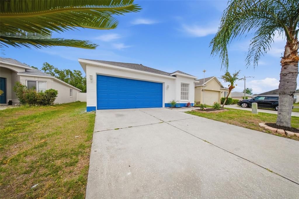 Active With Contract: $315,000 (3 beds, 2 baths, 1463 Square Feet)