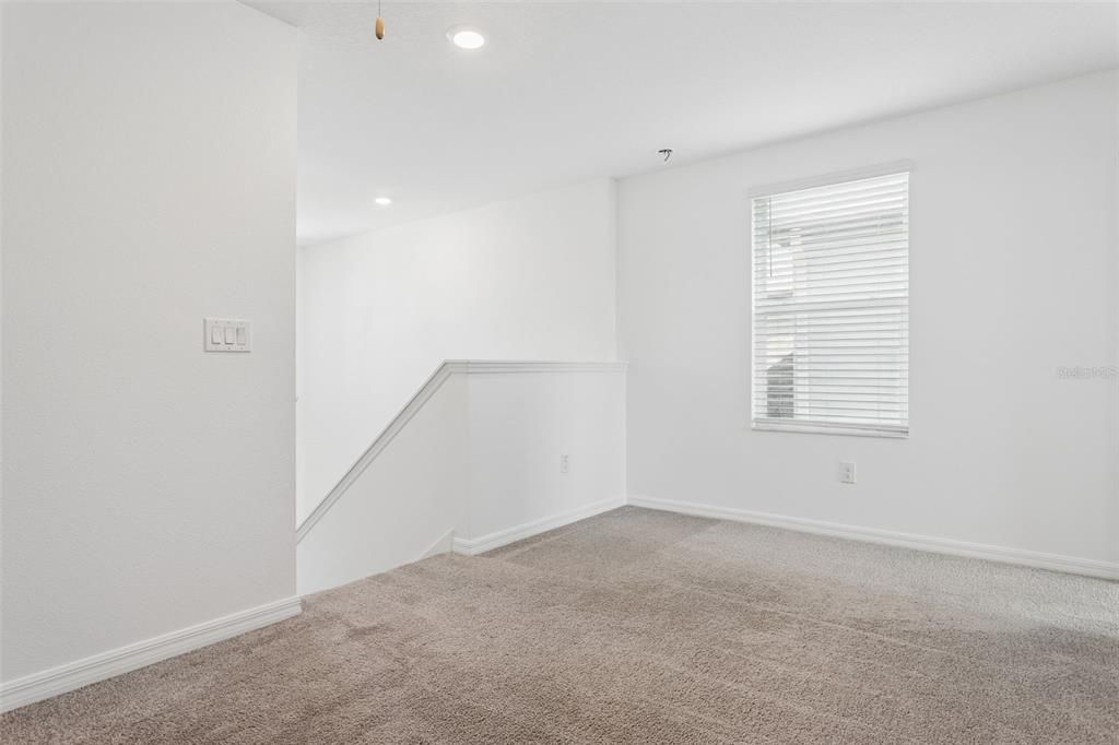 En Venta: $349,900 (4 camas, 2 baños, 1870 Pies cuadrados)