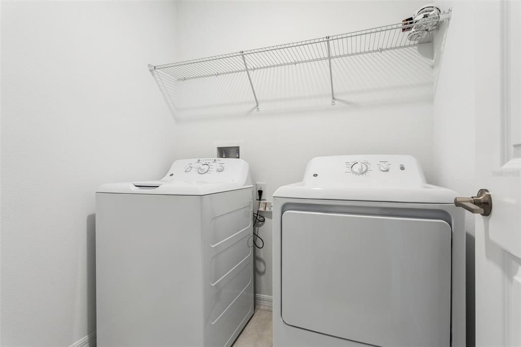 En Venta: $349,900 (4 camas, 2 baños, 1870 Pies cuadrados)
