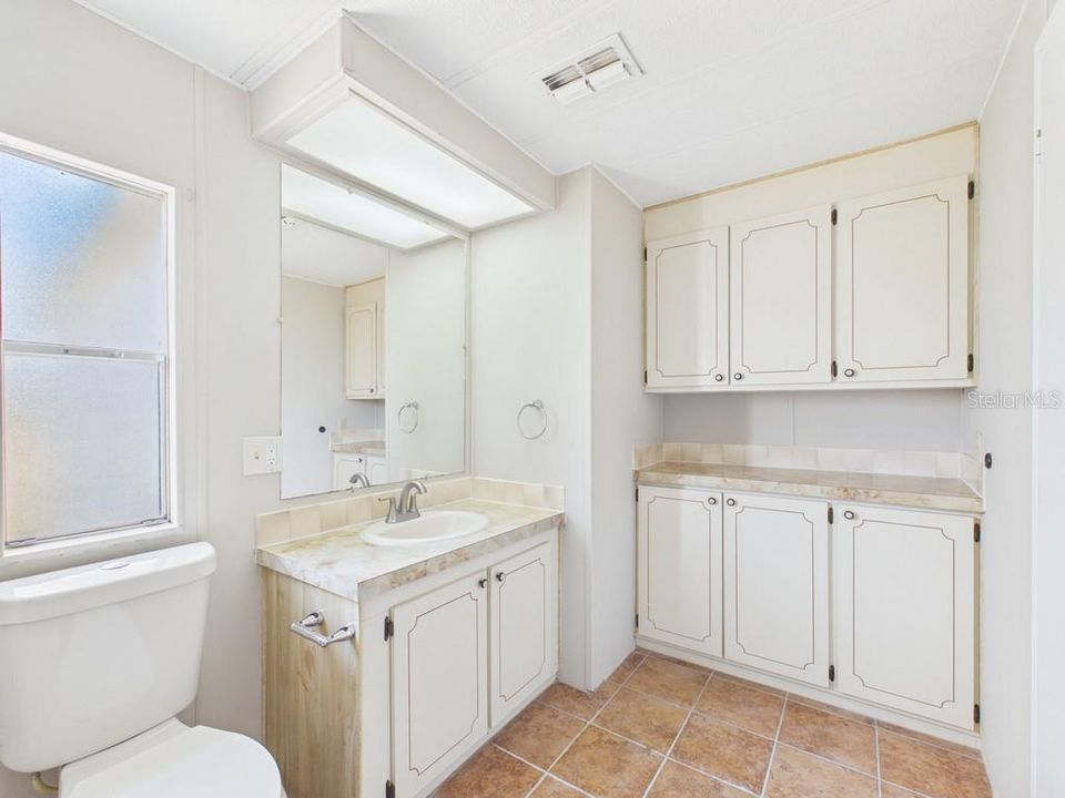 For Sale: $164,900 (2 beds, 2 baths, 1456 Square Feet)
