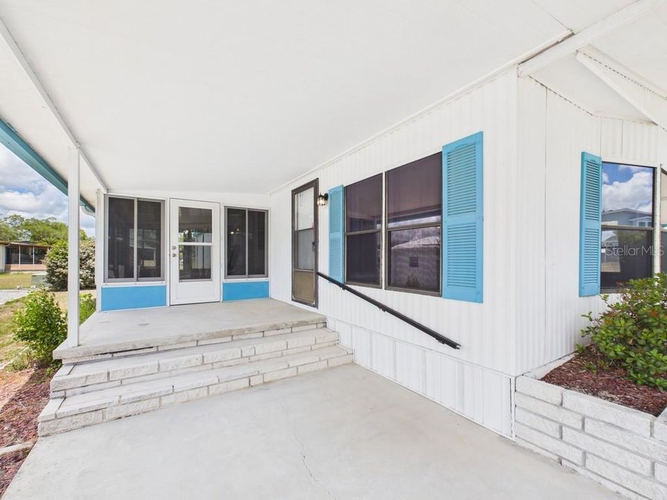 For Sale: $164,900 (2 beds, 2 baths, 1456 Square Feet)