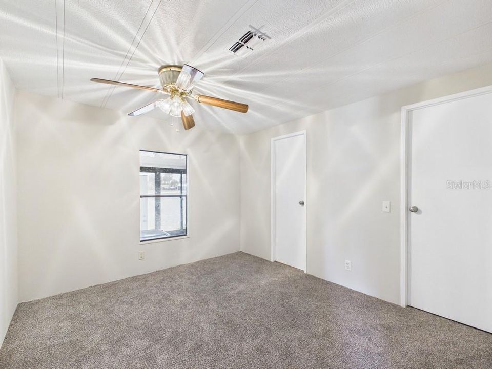 For Sale: $164,900 (2 beds, 2 baths, 1456 Square Feet)