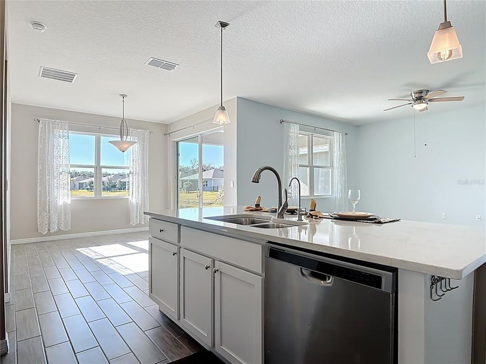 For Rent: $2,500 (3 beds, 2 baths, 1710 Square Feet)