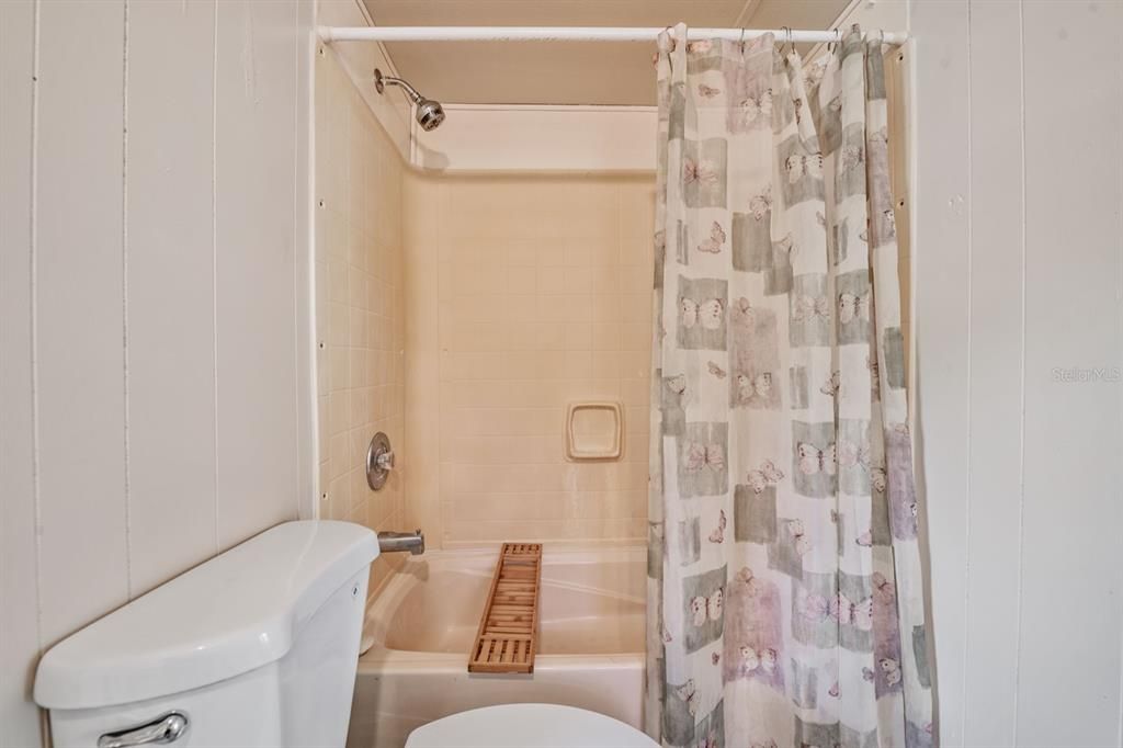 For Sale: $249,000 (3 beds, 2 baths, 1058 Square Feet)