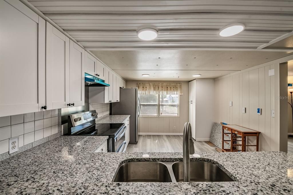For Sale: $249,000 (3 beds, 2 baths, 1058 Square Feet)