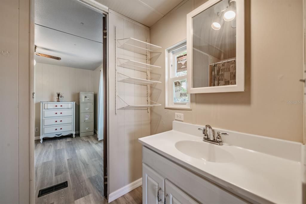 For Sale: $249,000 (3 beds, 2 baths, 1058 Square Feet)