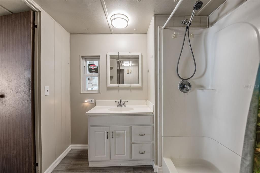 For Sale: $249,000 (3 beds, 2 baths, 1058 Square Feet)