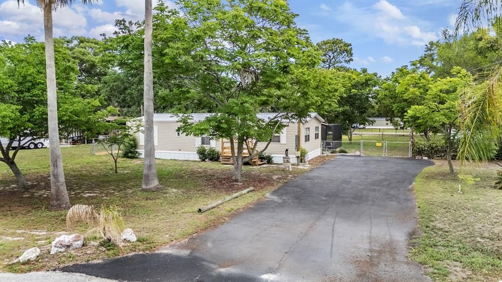 For Sale: $249,000 (3 beds, 2 baths, 1058 Square Feet)
