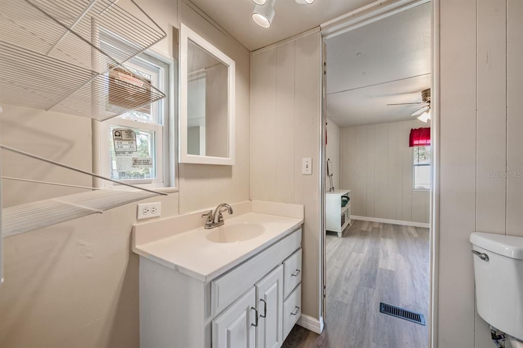 For Sale: $249,000 (3 beds, 2 baths, 1058 Square Feet)