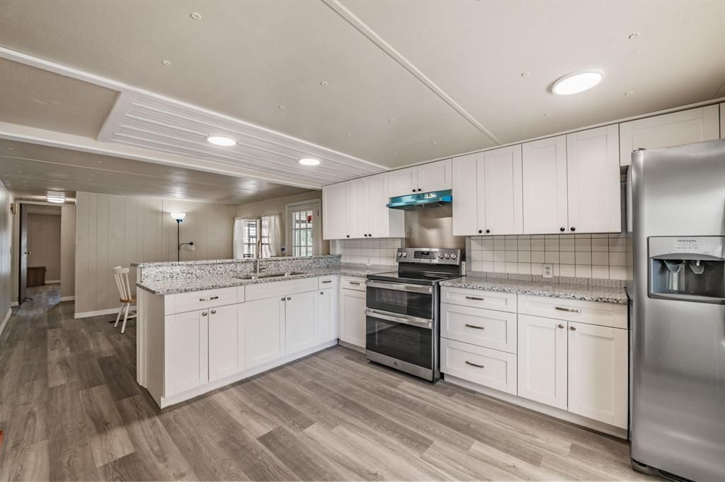 For Sale: $249,000 (3 beds, 2 baths, 1058 Square Feet)