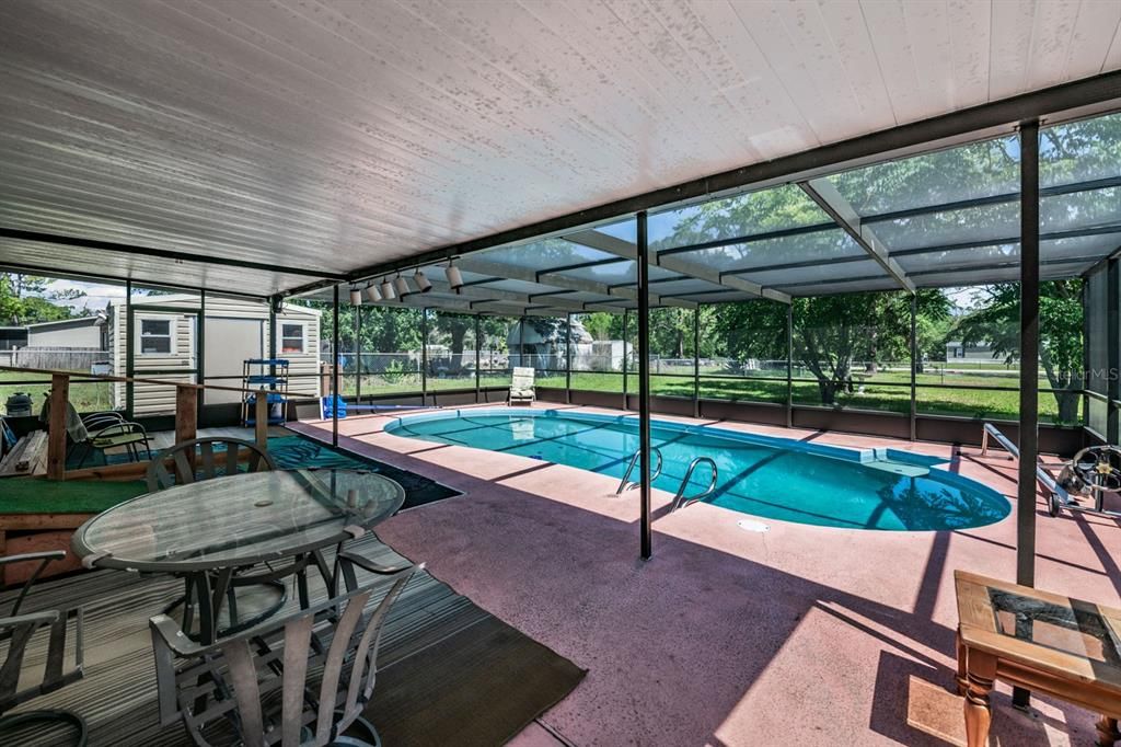 For Sale: $249,000 (3 beds, 2 baths, 1058 Square Feet)