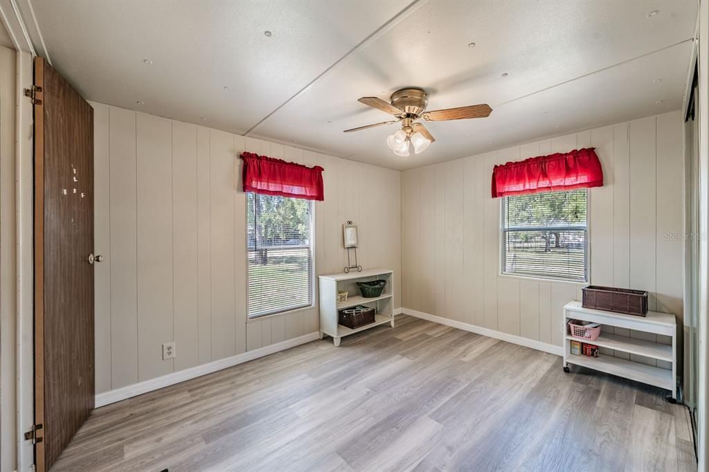 For Sale: $249,000 (3 beds, 2 baths, 1058 Square Feet)