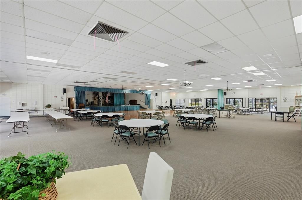 For Sale: $100,000 (2 beds, 2 baths, 912 Square Feet)