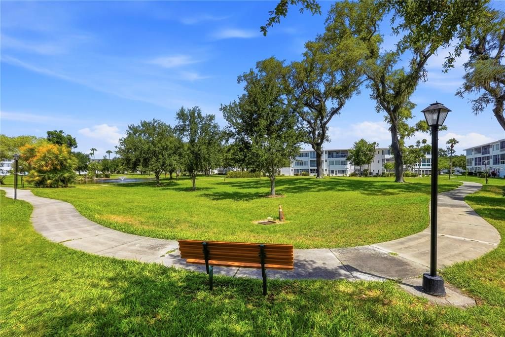 For Sale: $100,000 (2 beds, 2 baths, 912 Square Feet)