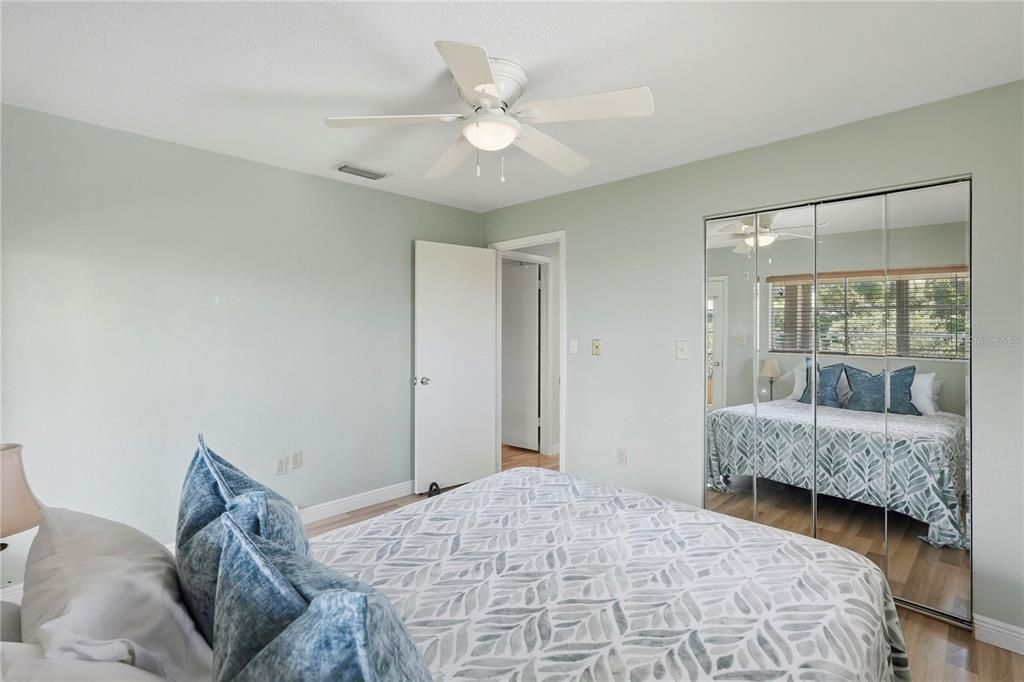 For Sale: $100,000 (2 beds, 2 baths, 912 Square Feet)
