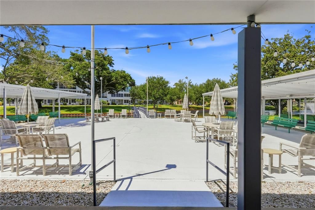 For Sale: $100,000 (2 beds, 2 baths, 912 Square Feet)
