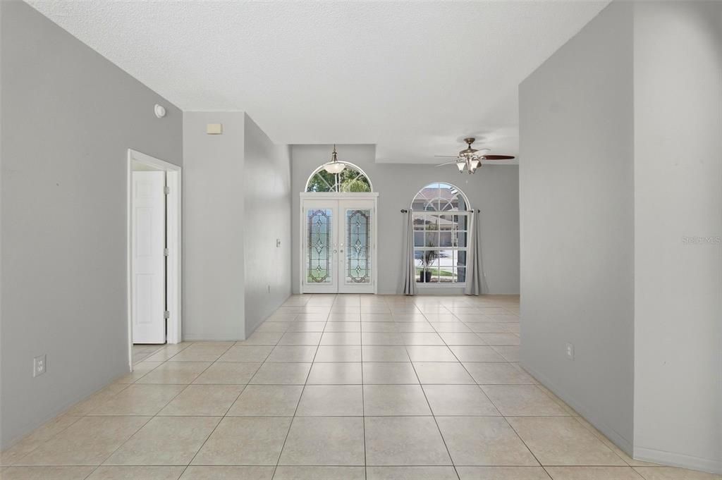 For Sale: $450,000 (4 beds, 3 baths, 2323 Square Feet)