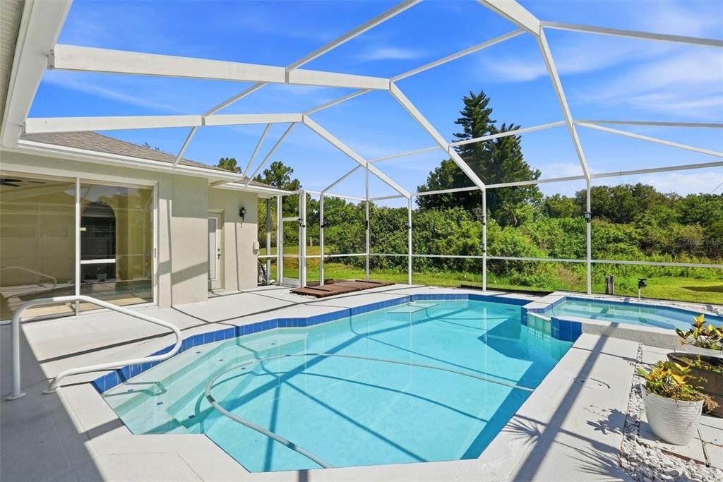 For Sale: $450,000 (4 beds, 3 baths, 2323 Square Feet)
