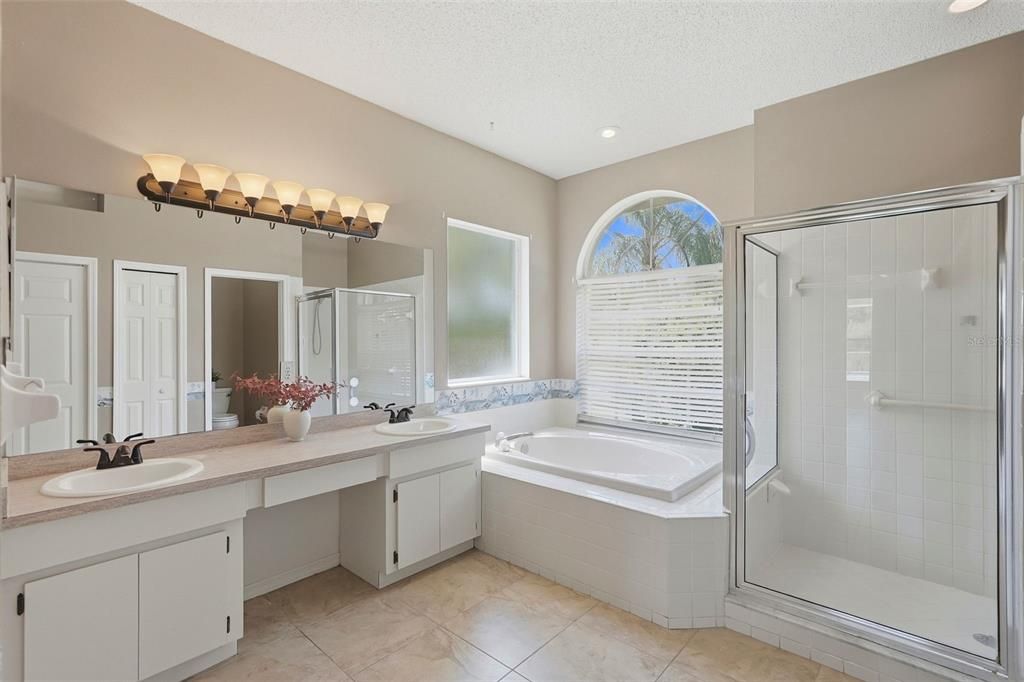 For Sale: $450,000 (4 beds, 3 baths, 2323 Square Feet)