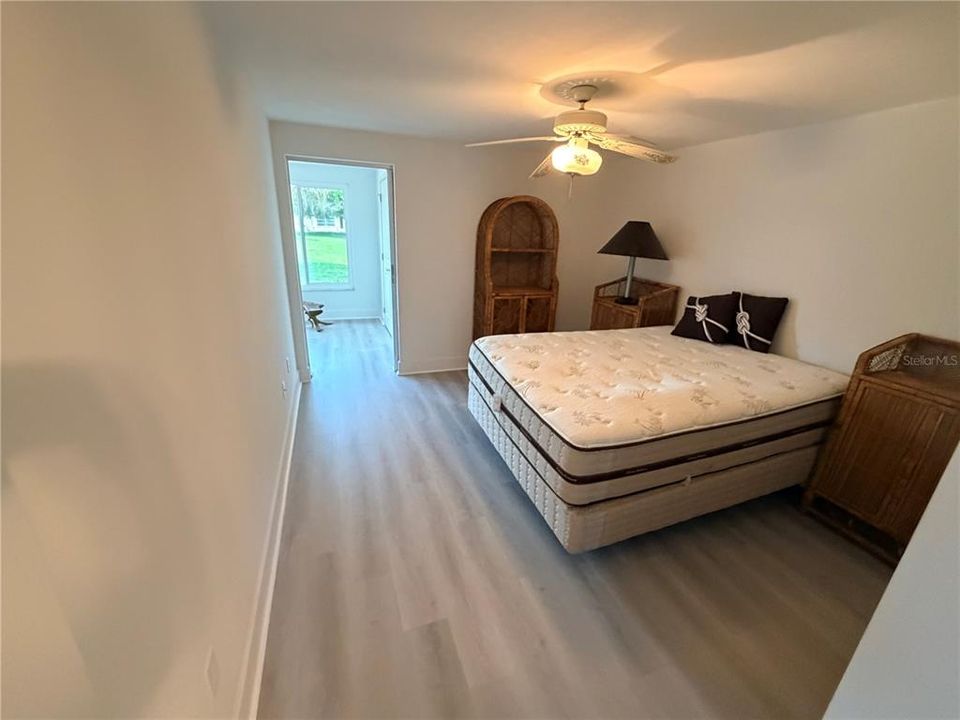 For Sale: $89,000 (2 beds, 1 baths, 975 Square Feet)