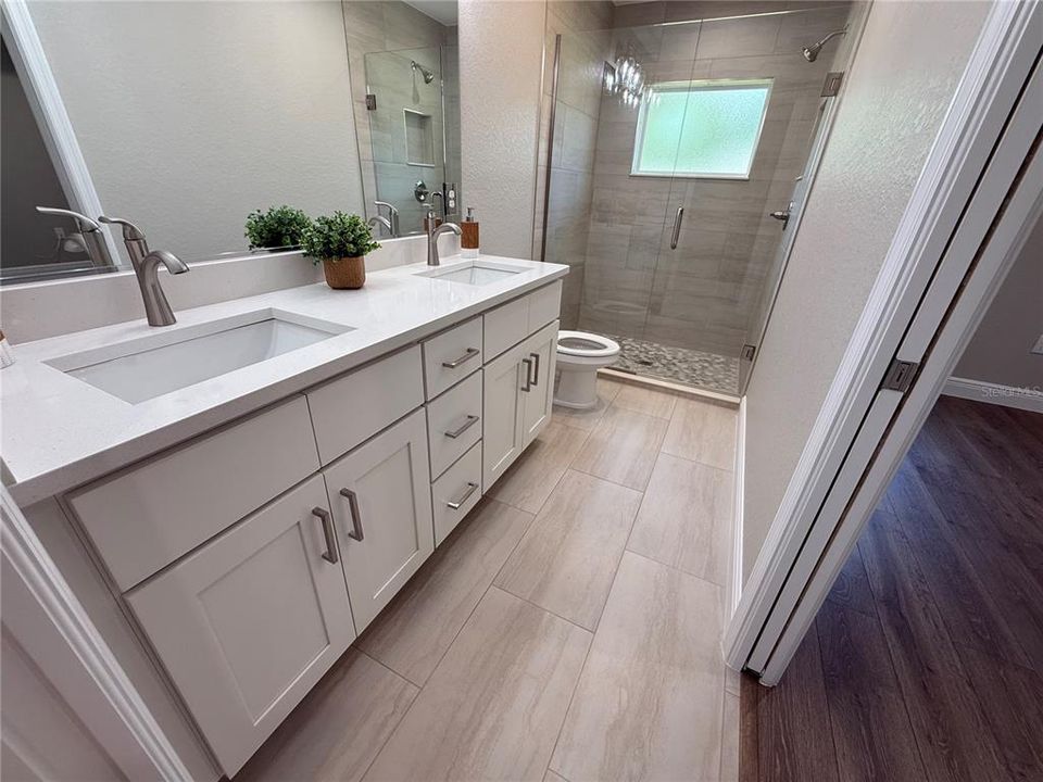 Под контрактом: $279,999 (3 спален, 2 ванн, 1459 Квадратных фут)