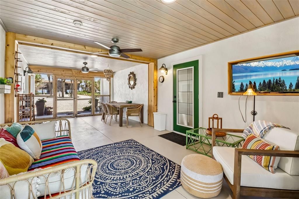 For Sale: $1,785,000 (3 beds, 3 baths, 2535 Square Feet)