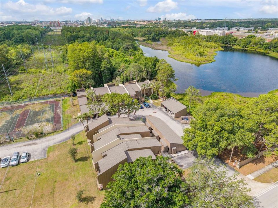 На продажу: $190,000 (2 спален, 2 ванн, 1141 Квадратных фут)