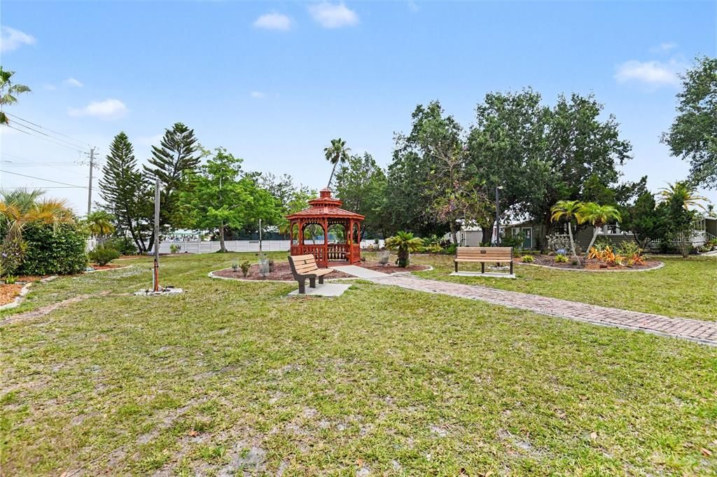 En Venta: $159,300 (2 camas, 2 baños, 1100 Pies cuadrados)