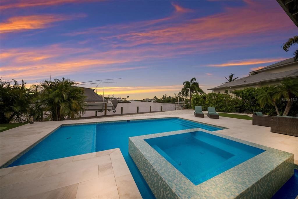 En Venta: $4,200,000 (5 camas, 5 baños, 4350 Pies cuadrados)