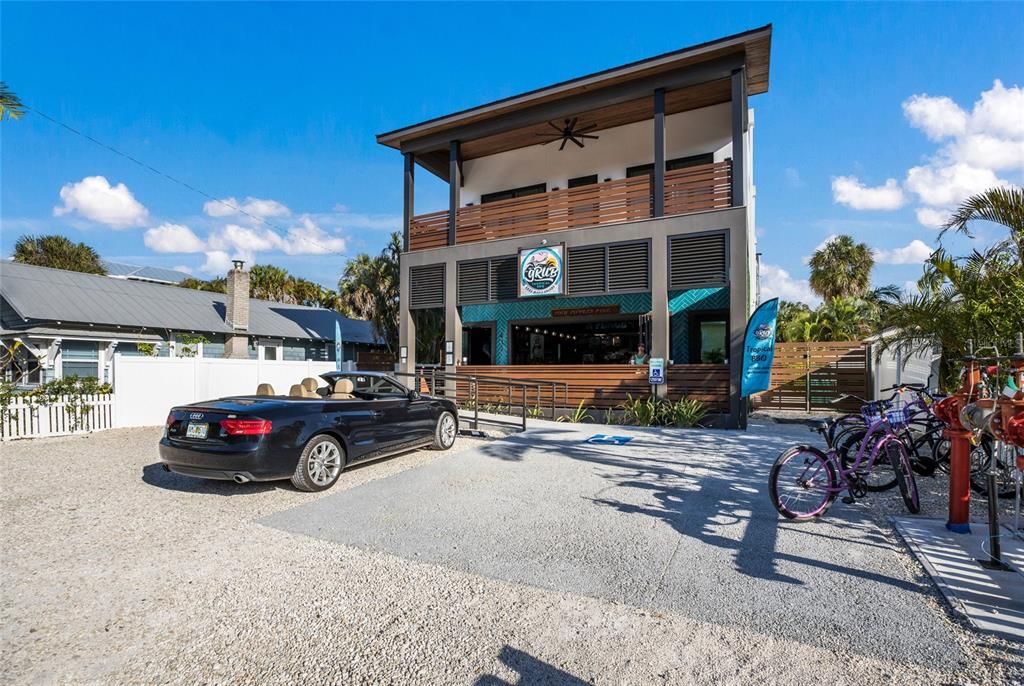 En Venta: $4,200,000 (5 camas, 5 baños, 4350 Pies cuadrados)