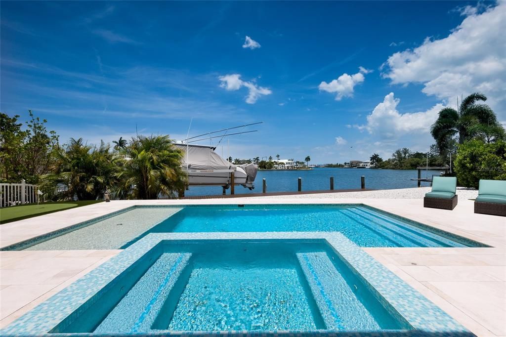 En Venta: $4,200,000 (5 camas, 5 baños, 4350 Pies cuadrados)