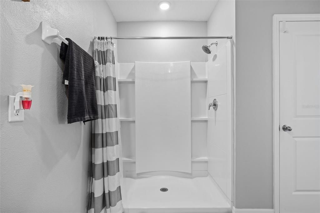 For Sale: $475,000 (4 beds, 2 baths, 2260 Square Feet)