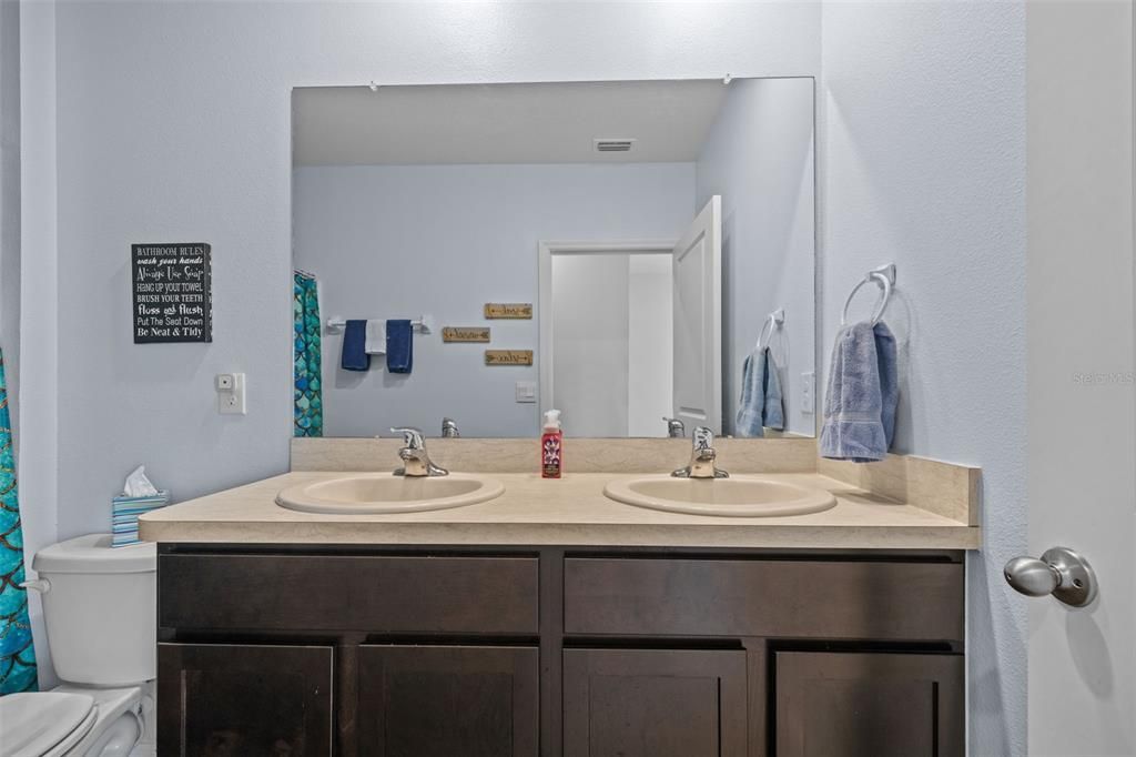 For Sale: $475,000 (4 beds, 2 baths, 2260 Square Feet)