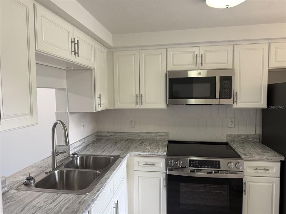 En Venta: $95,000 (2 camas, 1 baños, 975 Pies cuadrados)