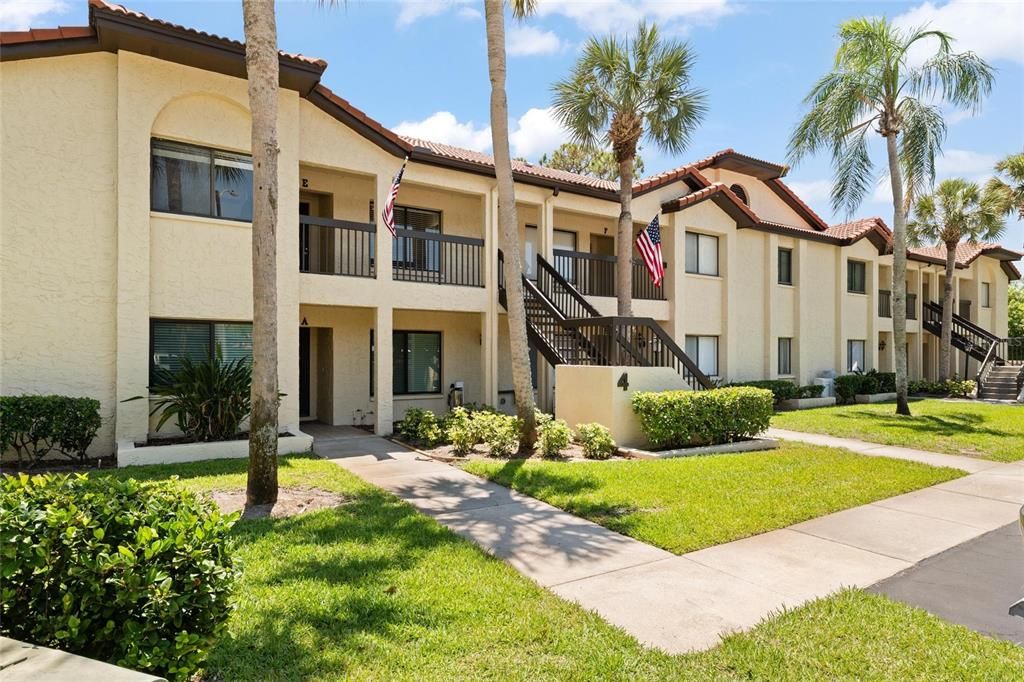 For Sale: $199,737 (2 beds, 2 baths, 1300 Square Feet)