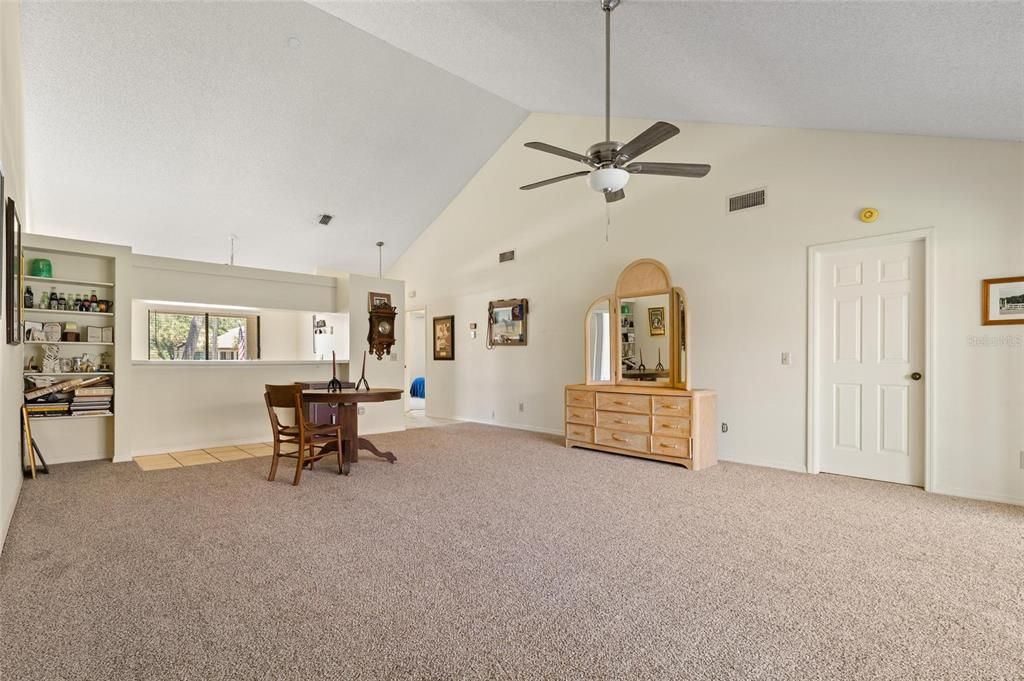 For Sale: $199,737 (2 beds, 2 baths, 1300 Square Feet)