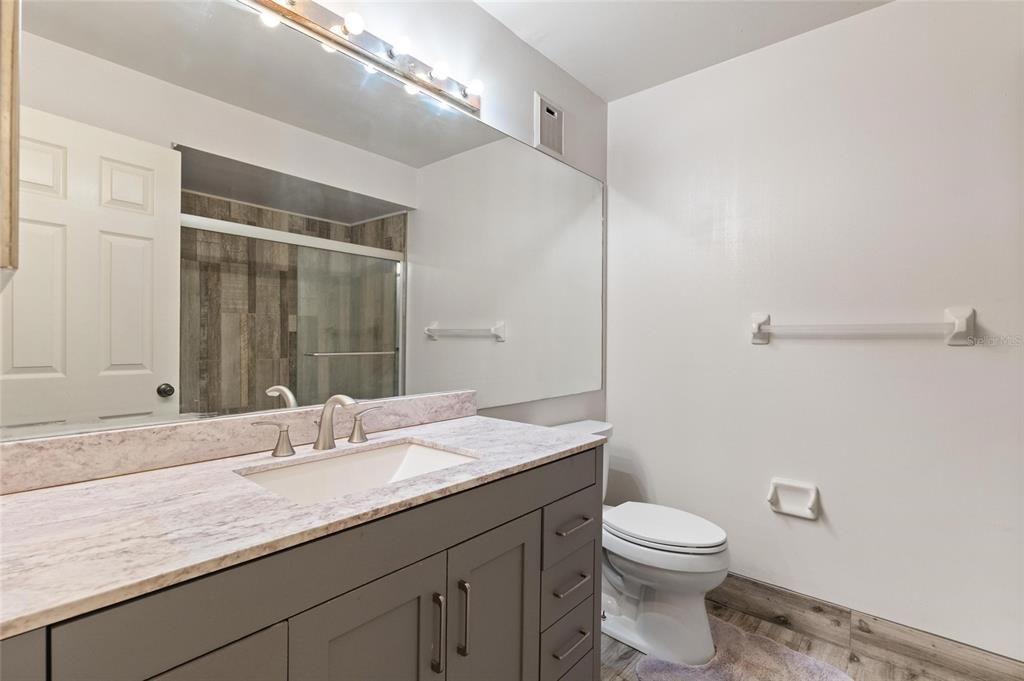 For Sale: $199,737 (2 beds, 2 baths, 1300 Square Feet)