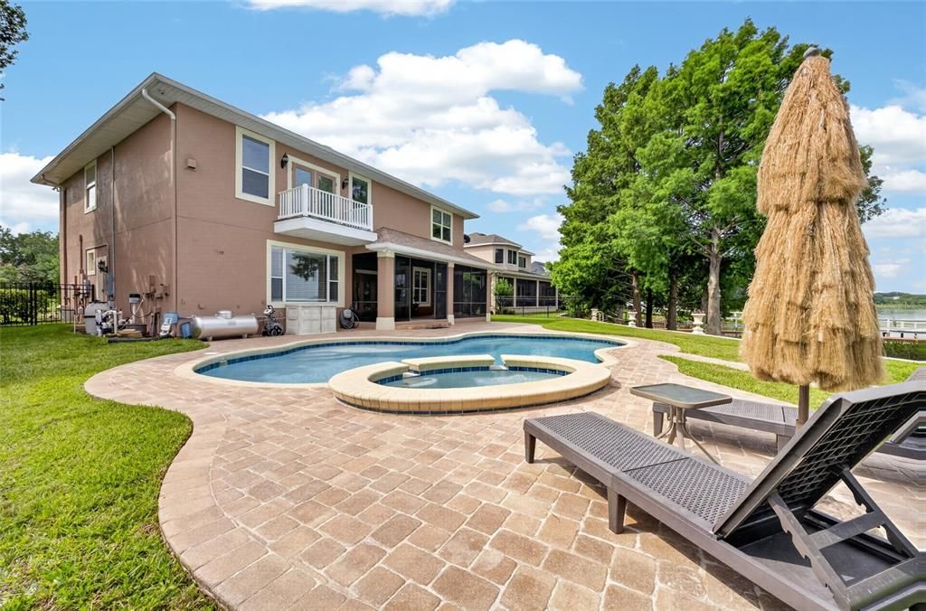 На продажу: $1,675,000 (5 спален, 3 ванн, 4473 Квадратных фут)